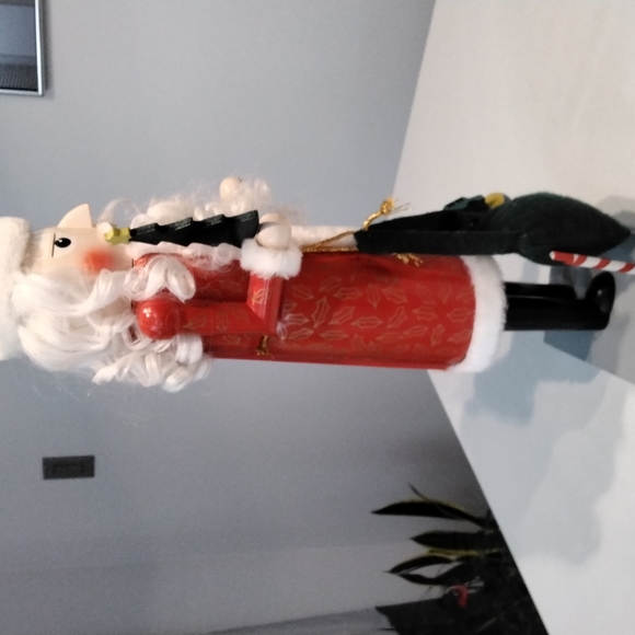 20" Santa Claus Nutcracker - Picture 4 of 8